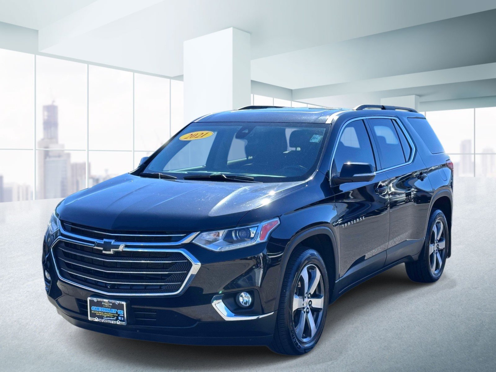 Used 2021 Chevrolet Traverse LT w/ LT Premium Package AWD/4WD image 1