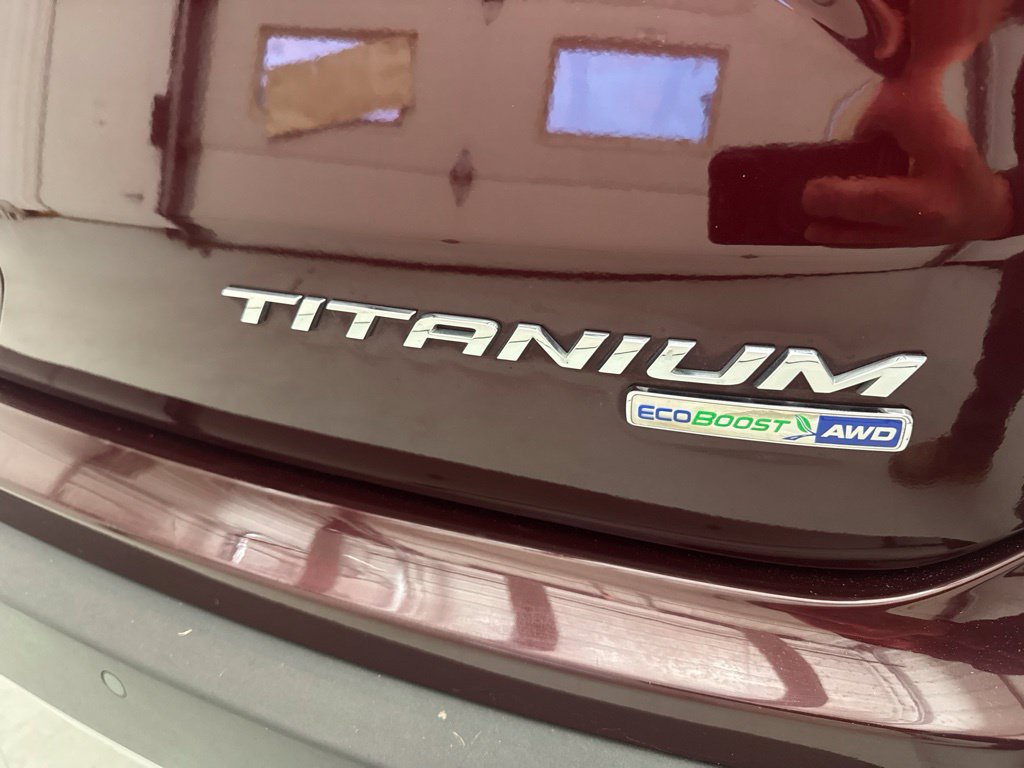 Used 2019 Ford Edge Titanium w/ Equipment Group 301A AWD/4WD image 11