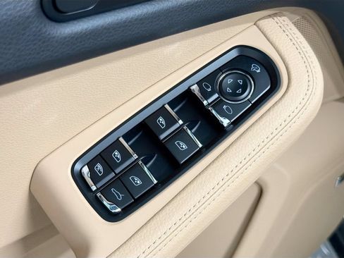 New 2026 Porsche Macan AWD/4WD image 19