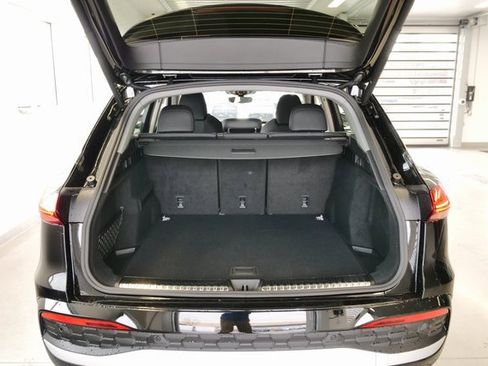 New 2025 Audi Q5 Prestige image 13