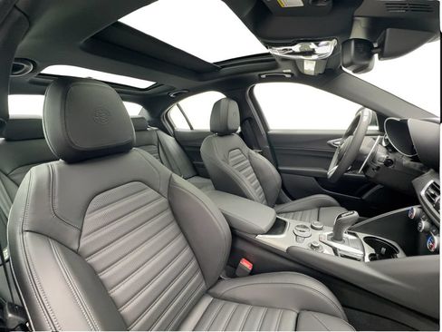 New 2026 Alfa Romeo Giulia w/ Driving Assist Package RWD image 28