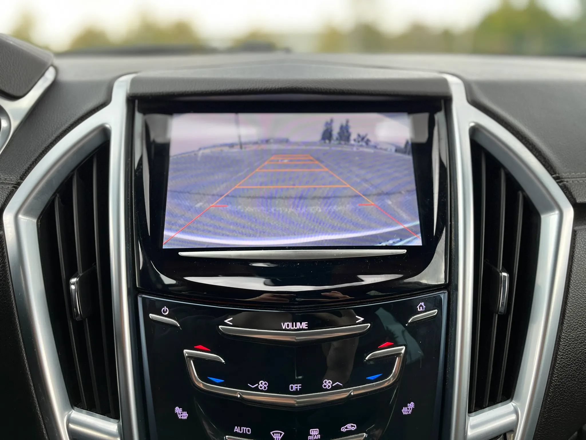 Used 2014 Cadillac SRX Luxury w/ Driver Awareness Package AWD/4WD image 18