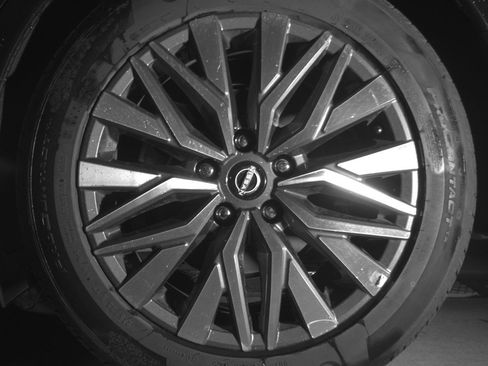 Used 2025 Nissan Altima 2.5 SV image 14