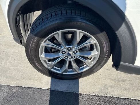 Used 2022 Ford Explorer XLT w/ Equipment Group 202A image 27