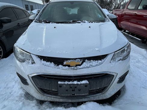 Used 2017 Chevrolet Sonic LT image 2