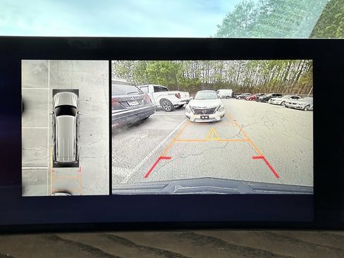 Used 2025 Cadillac Escalade ESV Sport Platinum image 16