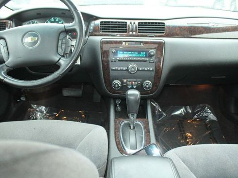 Used 2014 Chevrolet Impala LT w/ LT Sunroof Package image 12