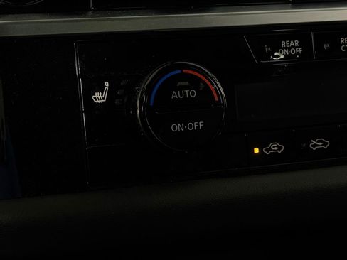 Used 2025 Nissan Pathfinder SL image 21