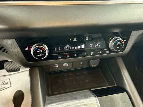 Used 2022 Mitsubishi Outlander SEL image 17