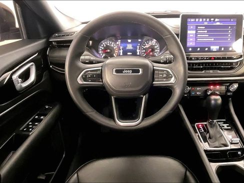 Used 2025 Jeep Compass Latitude w/ Altitude Special Edition AWD/4WD image 8