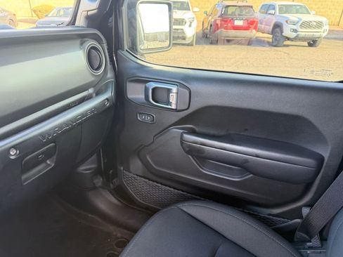 Used 2023 Jeep Wrangler Unlimited Sport AWD/4WD image 23