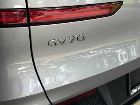 Used 2025 Genesis GV70 2.5T AWD/4WD image 17