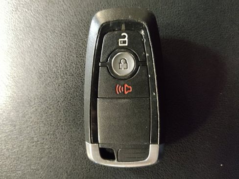 Used 2023 Ford Edge SEL image 32