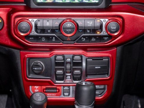 Used 2021 Jeep Wrangler Unlimited Rubicon AWD/4WD image 17