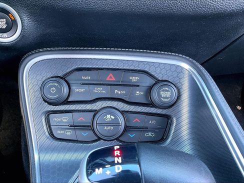 Used 2017 Dodge Challenger R/T Scat Pack w/ Leather Interior Group image 21