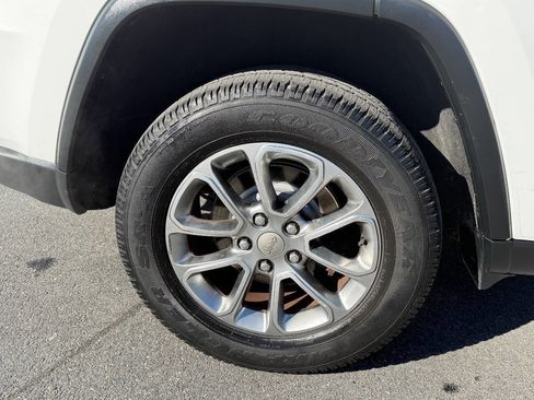 Used 2015 Jeep Grand Cherokee Limited w/ Trailer Tow Group IV image 37