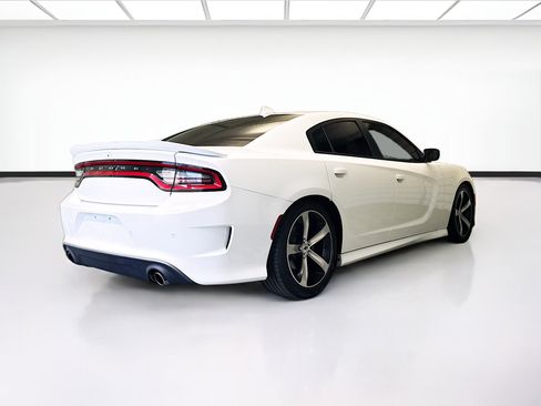 Used 2019 Dodge Charger GT RWD image 4