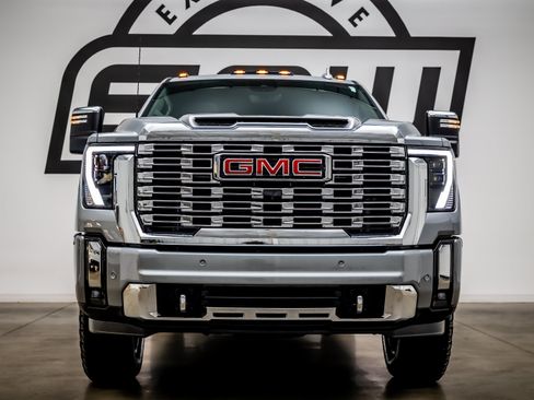 Used 2026 GMC Sierra 2500 Denali w/ Denali Reserve Package AWD/4WD image 4