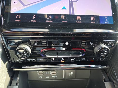 New 2025 Jeep Grand Cherokee Limited w/ Black Appearance Package image 7