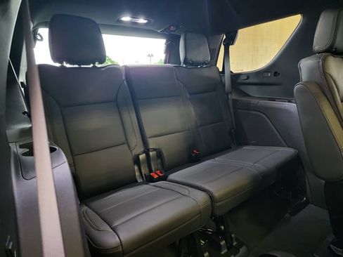 Certified 2025 Chevrolet Tahoe High Country AWD/4WD image 17