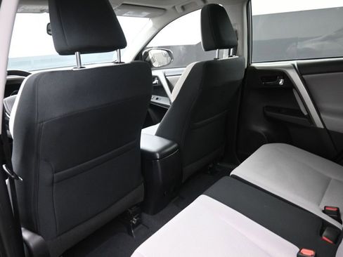 Used 2016 Toyota RAV4 XLE FWD image 25