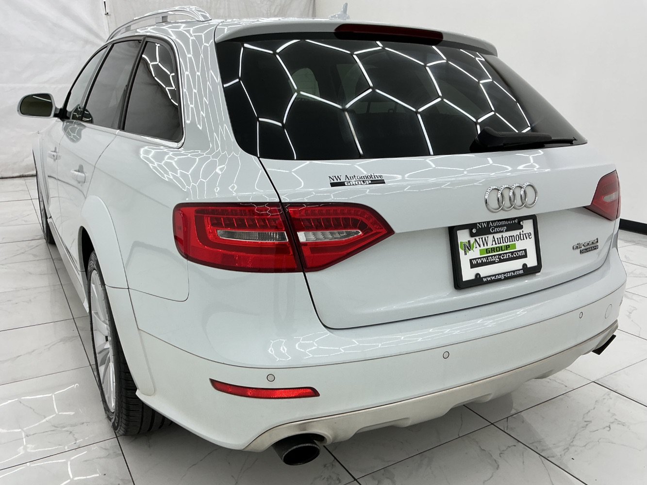 Used 2016 Audi A4 Premium Plus w/ Technology Package AWD/4WD image 9