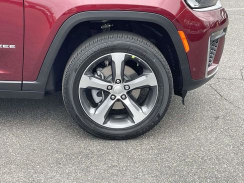 New 2026 Jeep Grand Cherokee Limited w/ Luxury Tech Group II AWD/4WD image 13