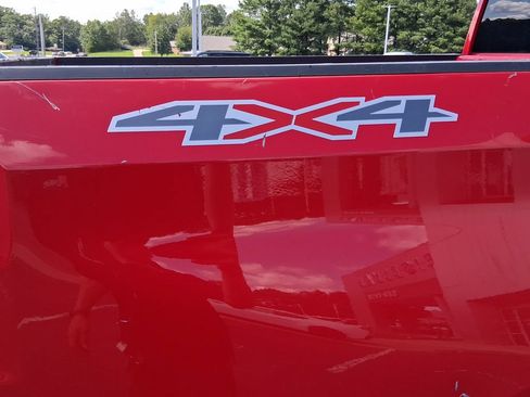 Used 2022 Chevrolet Silverado 1500 Custom AWD/4WD image 9