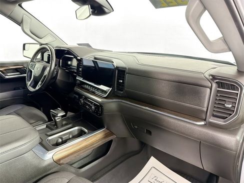 Used 2024 Chevrolet Silverado 1500 RST image 25