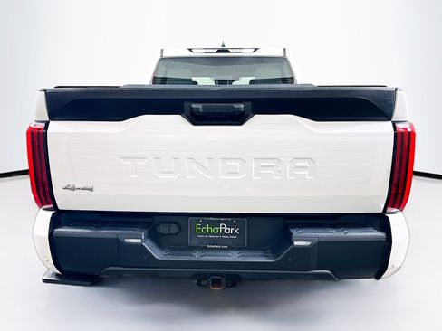 Used 2022 Toyota Tundra SR5 w/ SR5 Convenience Package AWD/4WD image 7