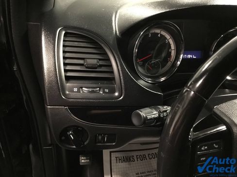Used 2015 Dodge Grand Caravan SE FWD image 21