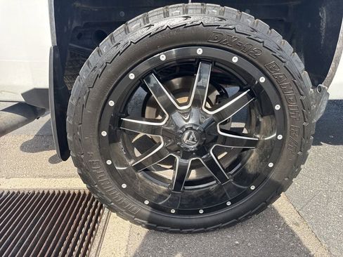 Used 2017 Chevrolet Silverado 1500 LTZ Z71 w/ LTZ Plus Package AWD/4WD image 20