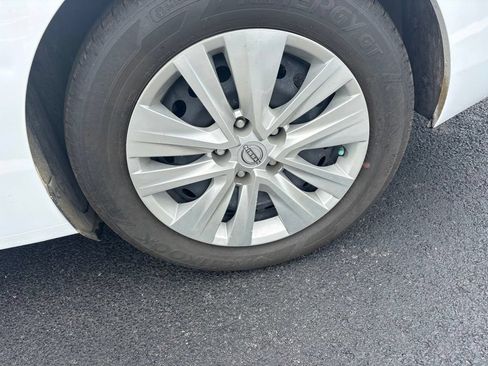 Used 2024 Nissan Sentra S FWD image 7