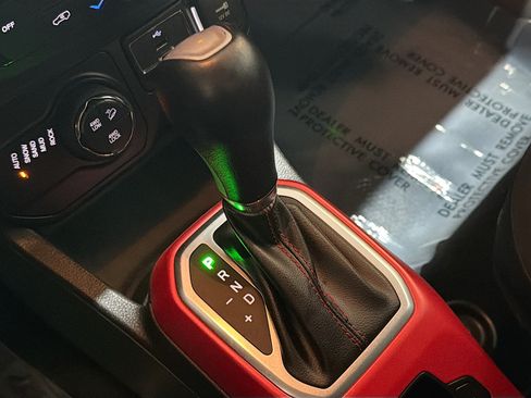 Used 2021 Jeep Renegade Trailhawk image 25