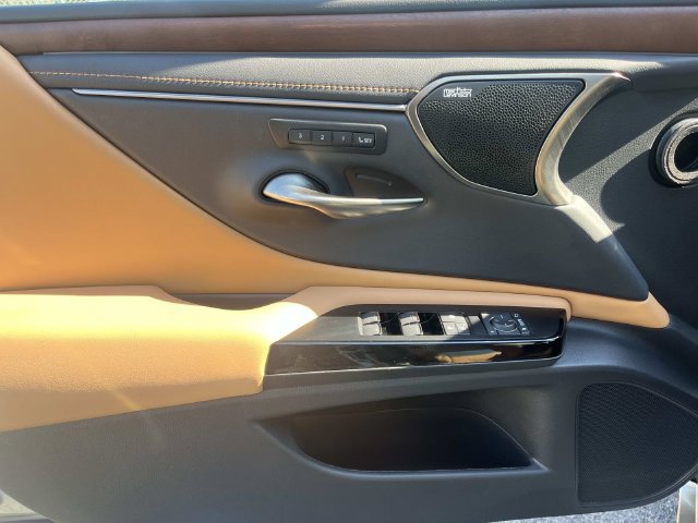 Certified 2024 Lexus ES 350 Ultra Luxury w/ Accessory Package (Z2) FWD image 28