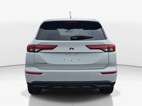Used 2022 Mitsubishi Outlander ES AWD/4WD image 5