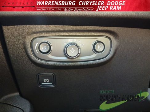 Used 2024 GMC Terrain SLT AWD/4WD image 31