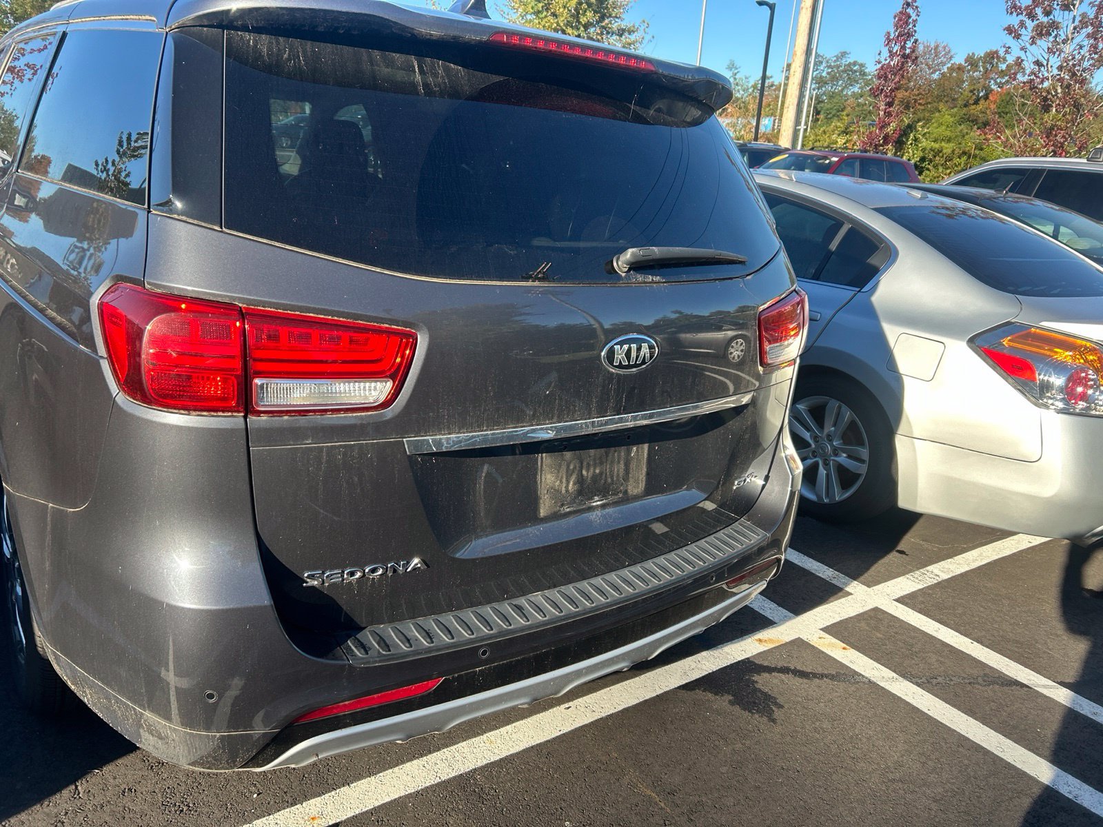 Used 2015 Kia Sedona SX Limited FWD image 4