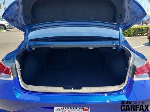 Used 2022 Hyundai Elantra SEL w/ Convenience + Premium Package FWD image 8