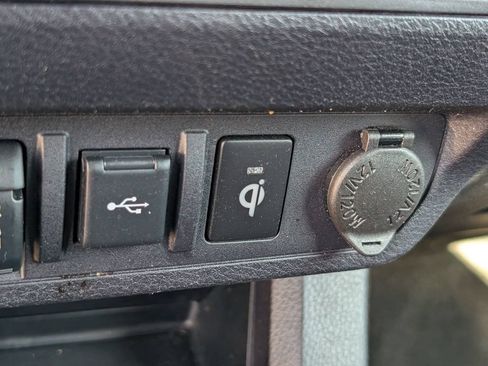 Used 2021 Toyota Tacoma TRD Off-Road w/ Technology Package AWD/4WD image 21