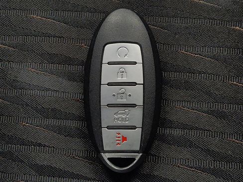 Used 2019 Nissan Rogue SV FWD image 27