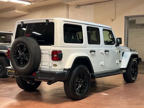 Used 2020 Jeep Wrangler Unlimited Sahara image 5