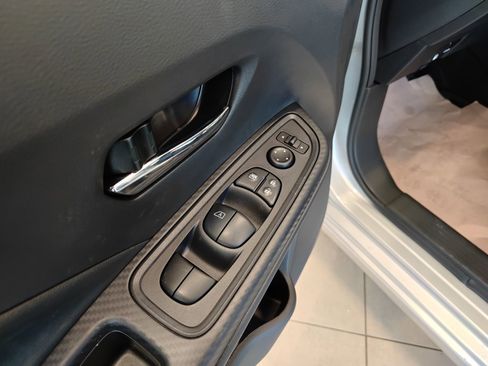 New 2025 Nissan Versa SV w/ Trunk Package FWD image 9