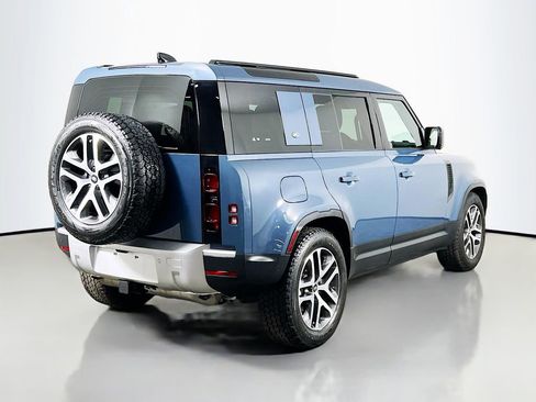 Used 2024 Land Rover Defender 110 S image 5