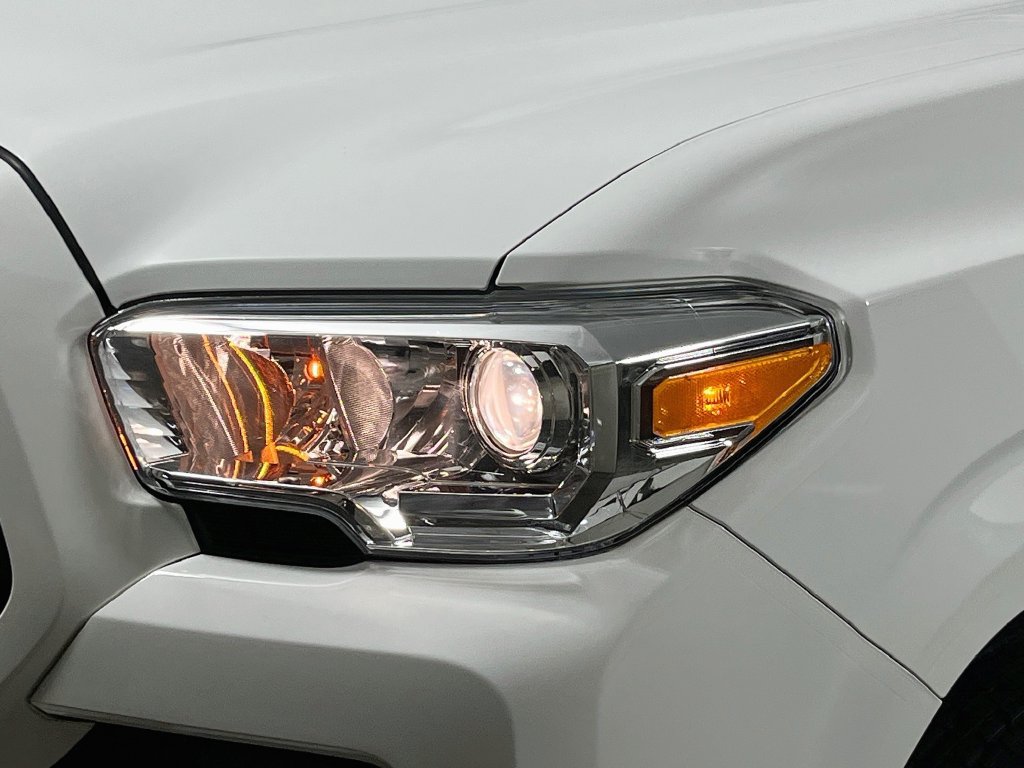 Used 2023 Toyota Tacoma SR w/ SR Convenience Package RWD image 9