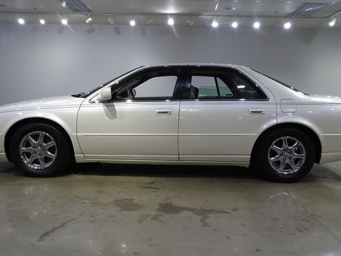 Used 2000 Cadillac Seville STS w/ Convenience Pkg FWD image 6