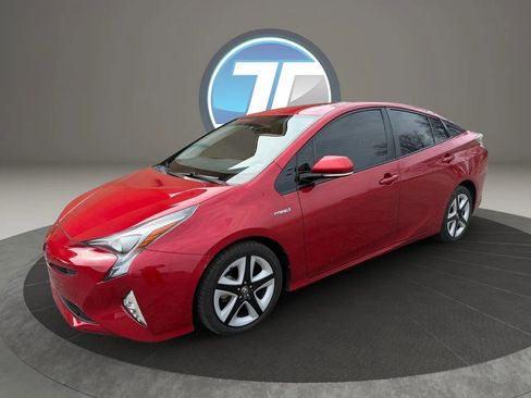 Used 2016 Toyota Prius Four Touring FWD image 4