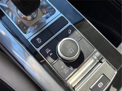 Used 2019 Land Rover Range Rover Sport HST image 37