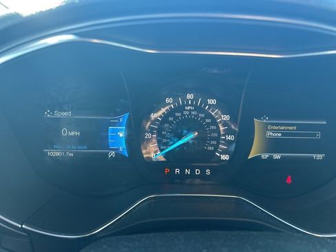 Used 2017 Ford Fusion SE w/ Equipment Group 201A image 11