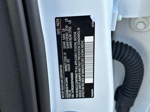 Certified 2025 Volvo S90 B6 Plus w/ Protection Package Premier image 28